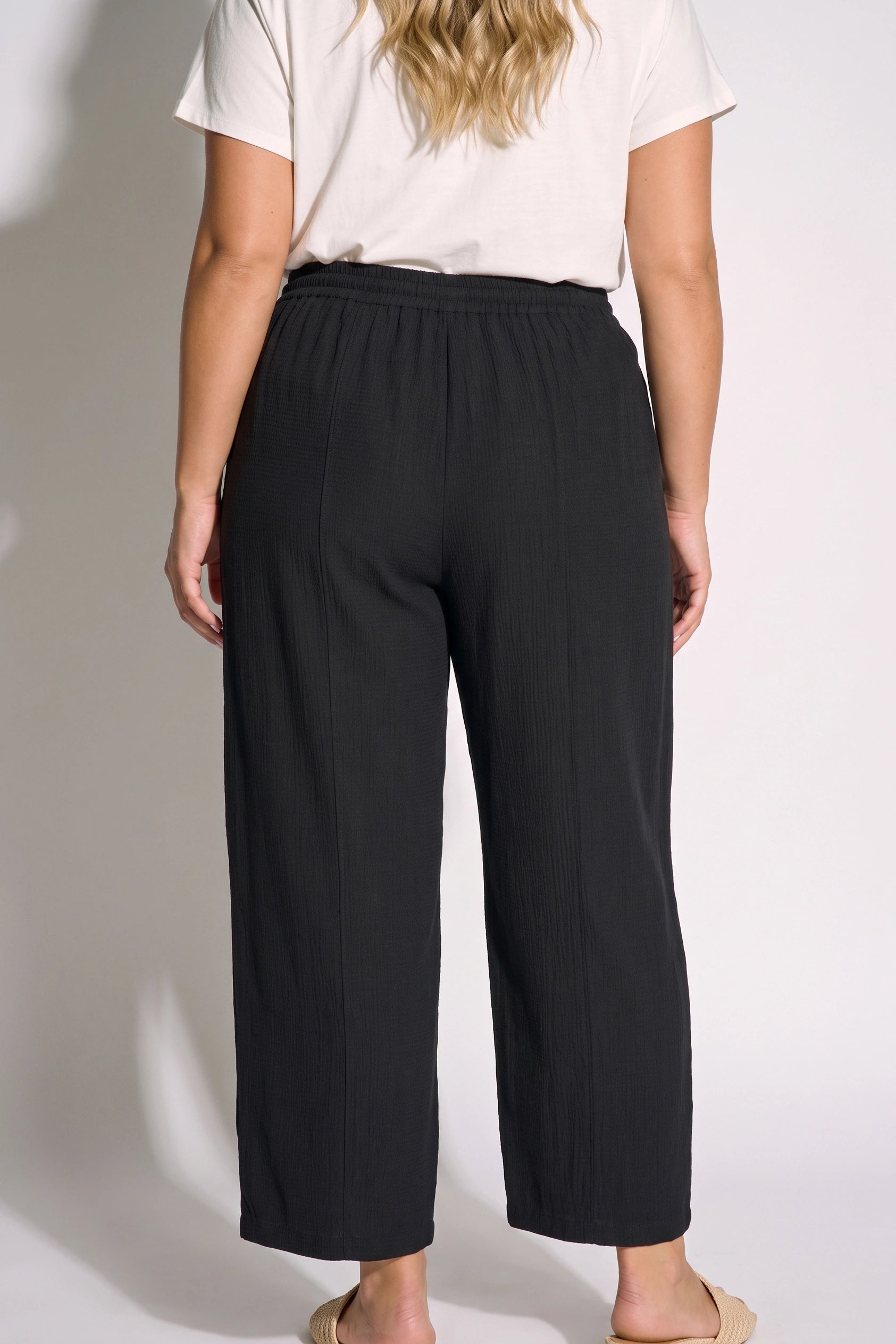 SY243 - Image 4